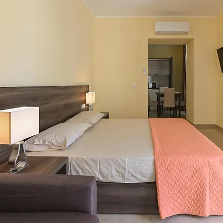 Adria Luxury - Centro 3* 的里雅斯特