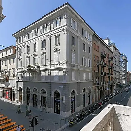 Adria Luxury - Centro 3* 的里雅斯特