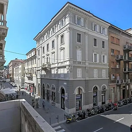 公寓式酒店 Adria Luxury - Centro 的里雅斯特